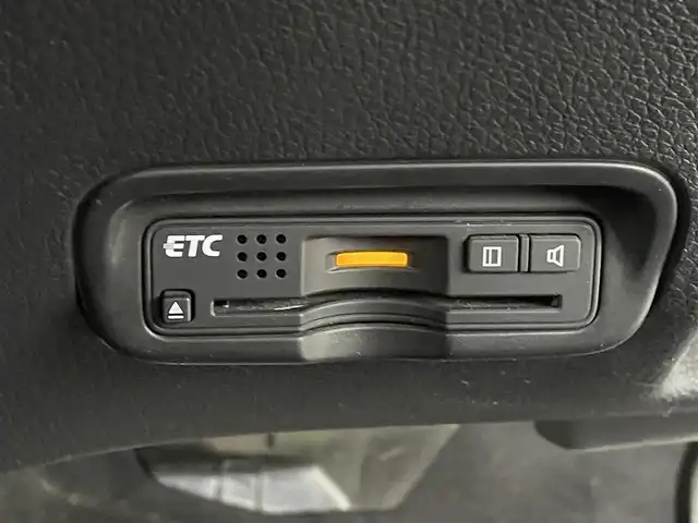 ホンダ ヴェゼル ハイブリッド Z 群馬県 2014(平26)年 7.8万km ホワイトオーキッドパール 純正７インチナビ　バックカメラ　クルーズコントロール　ＬＥＤライト　ハーフレザーシート　シートヒーター　純正１７インチＡＷ　ステアリングリモコン　スマートキー　ＥＴＣ　ドライブレコーダー　禁煙車