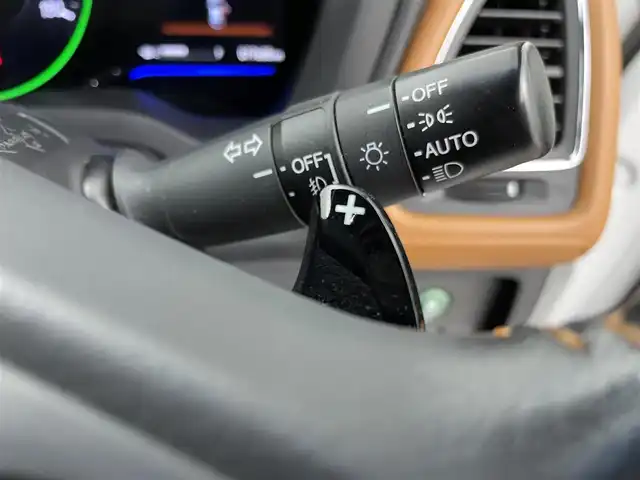 ホンダ ヴェゼル ハイブリッド Z 群馬県 2014(平26)年 7.8万km ホワイトオーキッドパール 純正７インチナビ　バックカメラ　クルーズコントロール　ＬＥＤライト　ハーフレザーシート　シートヒーター　純正１７インチＡＷ　ステアリングリモコン　スマートキー　ＥＴＣ　ドライブレコーダー　禁煙車