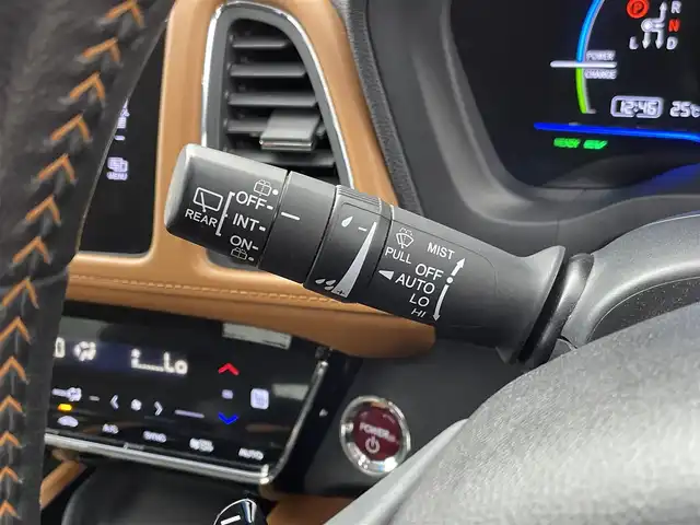 ホンダ ヴェゼル ハイブリッド Z 群馬県 2014(平26)年 7.8万km ホワイトオーキッドパール 純正７インチナビ　バックカメラ　クルーズコントロール　ＬＥＤライト　ハーフレザーシート　シートヒーター　純正１７インチＡＷ　ステアリングリモコン　スマートキー　ＥＴＣ　ドライブレコーダー　禁煙車
