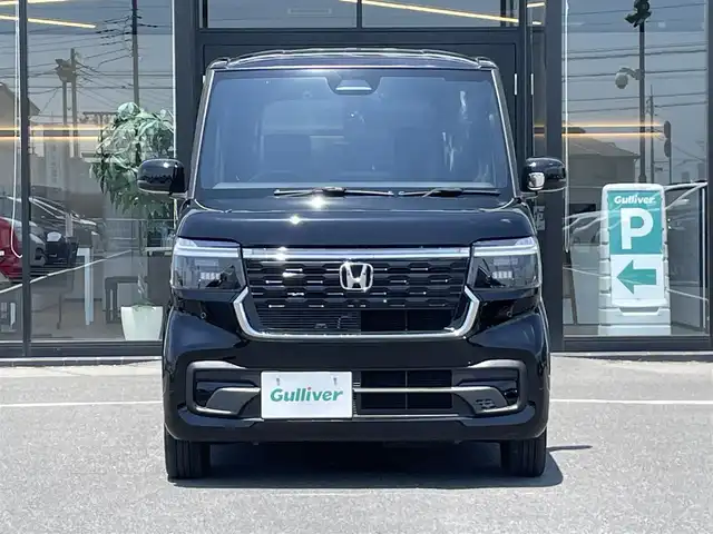 ホンダ Ｎ ＢＯＸ カスタム 茨城県 2023(令5)年 0.1万km未満 クリスタルブラックパール 純正ディスプレイオーディオ/【AM・FM・BT・USB・iPod・HDMI・AppleCarPlay・AndroidAuto】/レーダークルコン/Bカメラ/前後コーナーセンサー/シートヒーター/片側パワスラ/ブレーキホールド/オートライト/LEDライト/ヘッドライトレベライザー/純正アルミホイール/フロアマット/USB入力端子