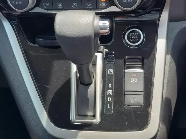 日産 セレナ ハイウェイスター プロパイロットED 東京都 2017(平29)年 3.9万km パール 純正SDナビ/フルセグ/CD/DVD/Bluetooth接続/ETC/プッシュスタート/ドライブレコーダー/両側スライドドア/ステアリングスイッチ/クルーズコントロール/コーナーセンサー/LEDヘッドライト/オートライト/横滑り防止/ドアバイザー/クルコン