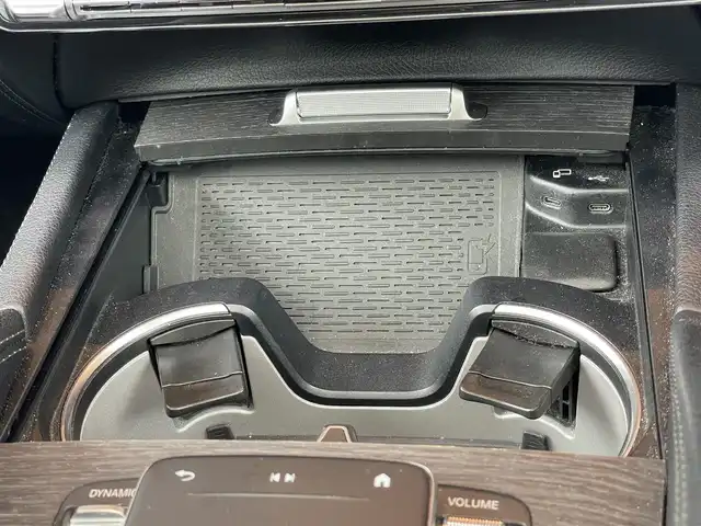 メルセデス・ベンツ ＧＬＳ４００ｄ 4マチック AMGライン 鹿児島県 2020(令2)年 6.7万km 黒 法人ワンオーナー/禁煙車/サンルーフ/バックカメラ/サイドカメラ/フロントカメラ/全周囲カメラ/レザーシート/パワーシート/シートヒーター/ドライブレコーダー/電動リアゲート/パドルシフト/ETC/アイドリングストップ/純正ナビ/Bluetooth/フルセグ/レーンキープアシスト/横滑り防止装置/純正21インチアルミホイール/純正フロアマット