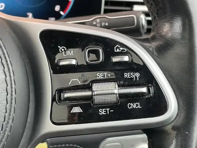 メルセデス・ベンツ ＧＬＳ４００ｄ 4マチック AMGライン 鹿児島県 2020(令2)年 6.7万km 黒 法人ワンオーナー/禁煙車/サンルーフ/バックカメラ/サイドカメラ/フロントカメラ/全周囲カメラ/レザーシート/パワーシート/シートヒーター/ドライブレコーダー/電動リアゲート/パドルシフト/ETC/アイドリングストップ/純正ナビ/Bluetooth/フルセグ/レーンキープアシスト/横滑り防止装置/純正21インチアルミホイール/純正フロアマット