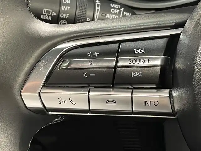 マツダ マツダ３ファストバック 15S ツーリング 愛知県 2019(令1)年 3.1万km ソウルレッドクリスタルM 純正SDナビ（AM/FM/Bluetooth/ワンセグTV/USB/CD・DVD再生）/純正ドライブレコーダー/衝突軽減システム/レーダークルーズコントロール/LEDヘッドライト/ETC/バックカメラ/ブラインドスポットモニタリング/コーナーセンサー/レーンキープアシスト/パーキングセンサー/プッシュスタート/オートマチックハイビーム/スマートキー/ミュージックサーバー/ミュージックプレイヤー接続/純正フロアマット/純正アルミホイール/オートライト