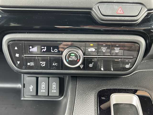 ホンダ Ｎ ＢＯＸ カスタム L ターボ 静岡県 2021(令3)年 2.9万km クリスタルブラックパール ホンダセンシング/・バックカメラ/・プリクラッシュ/・レーダークルーズコントロール/・レーンキープアシスト/・ドライブレコーダー前後/純正ナビ/・CD/・DVD/・USB/主要装備/・LEDヘッドライト/・フォグランプ/・オートライト/・オートハイビーム/・パドルシフト/・両側パワースライドドア/・純正アルミホイール/・純正フロアマット/・ステアリングリモコン/・プッシュスタート/・スマートキー/・シートヒーター
