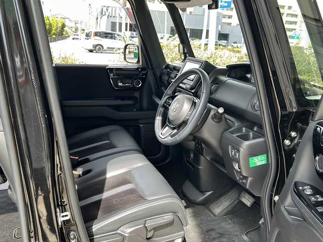 ホンダ Ｎ ＢＯＸ カスタム L ターボ 静岡県 2021(令3)年 2.9万km クリスタルブラックパール ホンダセンシング/・バックカメラ/・プリクラッシュ/・レーダークルーズコントロール/・レーンキープアシスト/・ドライブレコーダー前後/純正ナビ/・CD/・DVD/・USB/主要装備/・LEDヘッドライト/・フォグランプ/・オートライト/・オートハイビーム/・パドルシフト/・両側パワースライドドア/・純正アルミホイール/・純正フロアマット/・ステアリングリモコン/・プッシュスタート/・スマートキー/・シートヒーター