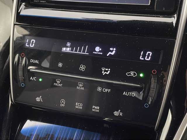 トヨタ ハリアー プレミアム スタイルアッシュ 宮城県 2016(平28)年 6.8万km ホワイトパールクリスタルシャイン トヨタセーフティセンス/・プリクラッシュセーフティ/・レーンキープアシスト/・レーダークルーズコントロール/・アダプティブクルーズコントロール/純正7インチナビ/・CD.DVD.SD.BT/フルセグTV/バックモニター/ハーフレザーシート/・前席パワーシート/・前席シートヒーター/パワーバックドア/ウッドコンビステアリングホイール/ステアリングスイッチ/アイドリングストップ/横滑り防止装置/LEDヘッドライト/フォグランプ/プッシュスタート/スマートキー2個/ビルトインETC/純正18インチナビ/純正フロアマット