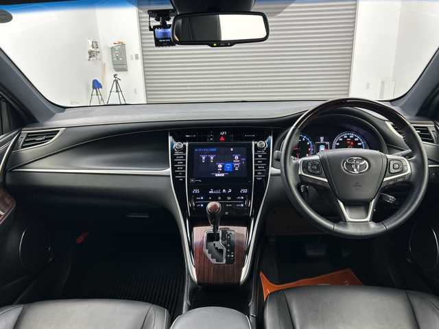 トヨタ ハリアー プレミアム アドバンスドP 三重県 2015(平27)年 5.8万km ブラック /禁煙車//純正ナビ//AM/FM/CD/DVD/フルセグ/Bluetooth//レーダークルーズコントロール//パノラミックビューモニター//JBLプレミアムサウンド//パワーシート//パワーバックドア//ハーフレザーシート//ワイヤレスチャージャー//オートライト//オートハイビーム//純正18インチAW