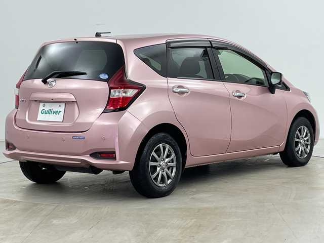 日産 ノート X FOUR スマートセーフティED 道央・札幌 2017(平29)年 2.6万km ピンク ・ワンオーナー/・4WD/・純正オーディオ&CD&AUX/・全方位カメラ/・エマージェンシーブレーキ/・デジタルインナーミラー/・ステアリングスイッチ/・コーナーセンサー/・LEDヘッドライト/・オートライト/・スマートキー/・スペアキー/・鉄ホイールスタッドレス積込