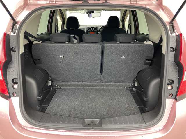 日産 ノート X FOUR スマートセーフティED 道央・札幌 2017(平29)年 2.6万km ピンク ・ワンオーナー/・4WD/・純正オーディオ&CD&AUX/・全方位カメラ/・エマージェンシーブレーキ/・デジタルインナーミラー/・ステアリングスイッチ/・コーナーセンサー/・LEDヘッドライト/・オートライト/・スマートキー/・スペアキー/・鉄ホイールスタッドレス積込