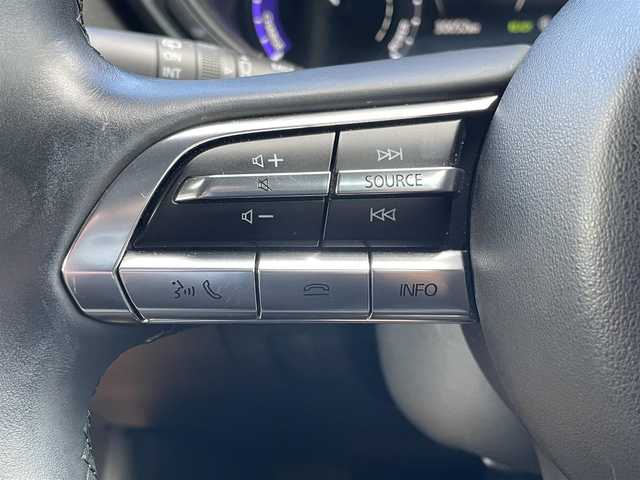 マツダ ＭＸ－３０ＥＶモデル ベーシックセット 群馬県 2021(令3)年 3.1万km ジェットブラックマイカ 純正8.8インチSDナビ/　(USB/BT/HDMI/スマホ連携)/フルセグTV/オートホールド/革調シートカバー/パドルシフト/アドバンストキーレスエントリーシステム/LEDヘッドライト/自動防眩ルームミラー/トノカバー/充電器車載/i-アクティブセンス/　・スマートブレーキサポート/　・AT誤発進抑制制御(前後)/　・360度ビューモニター/　・前側方接近車両検知/　・レーンキープアシスト/　・ドライバーアテンションアラート/　・レーダークルーズコントロール/　・ブラインドスポットモニター/　・車線逸脱警報システム/　・ドライバーモニタリング/保証書/取扱説明書