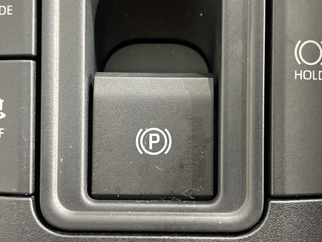 トヨタ プリウス Z 神奈川県 2024(令6)年 1.8万km プラチナホワイトパールマイカ モデリスタ17インチアルミホイール/純正12.3型ディスプレイオーディオ/Tコネクトナビ/フルセグ　Bluetooth　USB　Miracast　AM FM/パノラミックビューモニター/パワーバックドア/デジタルインナーミラー/純正ビルトインETC2.0/AC100Vコンセント/純正前後ドライブレコーダー【DA連動】/セーフティセンス/プリクラッシュセーフティ/レーダークルーズコントロール/レーントレーシングアシスト/ロードサインアシスト/アダブティブハイビームアシスト/ブラインドスポットモニター/フロント/リアクロストラフィックアラート/プロアクティブドライビングアシスト/安心降車アシスト/後方車両接近検知/パーキングサポートブレーキ/オートハイビーム/後退速度抑制/発進遅れ告知/周辺車両接近時サポート/前後ソナー/革巻きステアリング/ステアリングヒーター/合皮シート/運転席パワーシート/ポジションメモリ/前席シートヒーター/ベンチレーション/DRIVEMODE/LEDヘッドランンプ/LEDフロントフォグランプ/オートライト/スペアキー