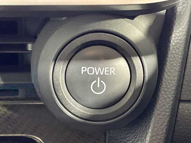 トヨタ プリウス Z 神奈川県 2024(令6)年 1.8万km プラチナホワイトパールマイカ モデリスタ17インチアルミホイール/純正12.3型ディスプレイオーディオ/Tコネクトナビ/フルセグ　Bluetooth　USB　Miracast　AM FM/パノラミックビューモニター/パワーバックドア/デジタルインナーミラー/純正ビルトインETC2.0/AC100Vコンセント/純正前後ドライブレコーダー【DA連動】/セーフティセンス/プリクラッシュセーフティ/レーダークルーズコントロール/レーントレーシングアシスト/ロードサインアシスト/アダブティブハイビームアシスト/ブラインドスポットモニター/フロント/リアクロストラフィックアラート/プロアクティブドライビングアシスト/安心降車アシスト/後方車両接近検知/パーキングサポートブレーキ/オートハイビーム/後退速度抑制/発進遅れ告知/周辺車両接近時サポート/前後ソナー/革巻きステアリング/ステアリングヒーター/合皮シート/運転席パワーシート/ポジションメモリ/前席シートヒーター/ベンチレーション/DRIVEMODE/LEDヘッドランンプ/LEDフロントフォグランプ/オートライト/スペアキー