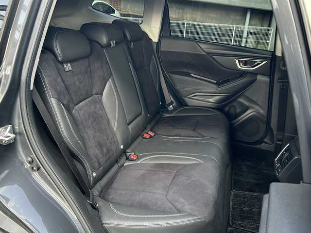 スバル フォレスター スポーツ 愛知県 2022(令4)年 1.7万km マグネタイトグレーメタリック ワンオーナー/禁煙車/大型サンルーフ/電動リアゲート/純正８インチナビ/フルセグ・ＢＴ・ＨＤＭＩ/ＳＴＩパーツ/ ・パフォーマンスマフラー/ ・フレキシブルドロースティフナー（フロント・リヤ）/ ・フレキシブルタワーバー/ ・テールゲートガーニッシュ/ ・プロテクタードアハンドル/純正リモコンエンジンスターター/ディスプレイコーナーセンサー/アイサイトセーフティプラス（視界拡張）/・スマートリヤビューミラー/・フロントビューモニター/デジタルインナーミラー/アイサイトVer３/2.0ETC/スプラッシュボード（フロント・リヤ）/リヤビューカメラブロワー/ＴＶキャンセラー/カーゴルームプレート/カーゴステップパネル/サイドシルプレート/ＬＥＤアクセサリーライナー/ＬＥＤヘッドライト/ルーフレール/全席シートヒーター/前席パワーシート/運転席シートメモリ機能付きパワーシート/レーダークルーズコントロール/ブラインドスポットモニター/プリクラッシュセーフティ/ブラインドスポットモニター/ディーラー整備記録簿（R5/1 R5/2 R5/12 R7/1）/スペアキー