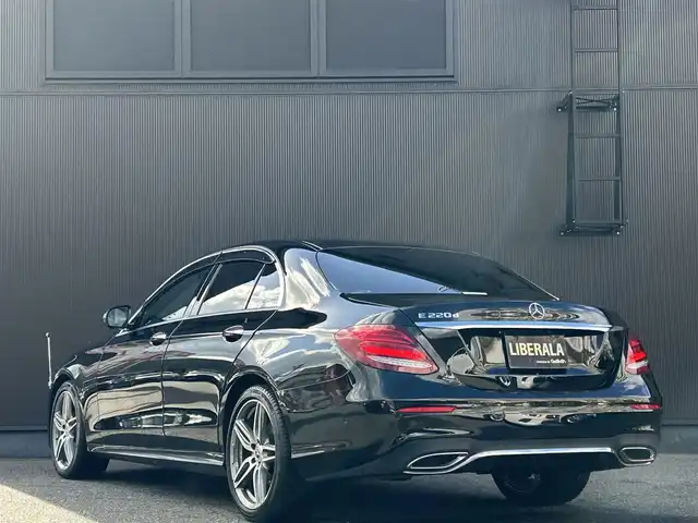 メルセデス・ベンツ Ｅ２２０ｄ ローレウスエディション 福岡県 2020(令2)年 6.3万km オブシディアンブラック エクスクルーシブパッケージ/・Burmesterサウンドシステム/・エアバランスパッケージ/・シートヒーター/・自動開閉トランク/・ヘッドアップディスプレイ/純正ナビ/Bluetooth/バックカメラ/全周囲カメラ/メモリ付きパワーシート/ACC/ETC2.0 /アンビエントライト/ブラインドスポットモニター