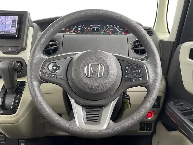 ホンダ Ｎ ＢＯＸ G L ホンダセンシング 大分県 2018(平30)年 6万km ブリリアントスポーティブルーメタリック2トーン ホンダセンシング /・衝突軽減ブレーキ/・誤発進抑制機能/・歩行者事故低減ステアリング/・路外逸脱抑制機能/・アダプティブクルーズコントロール/・車線維持支援システム/・オートハイビーム/・先行車発進お知らせ機能/・標識認識機能/社外ナビ 【MDV-D504BT】/（フルセグ/Bluetooth)/バックカメラ/両側電動スライドドア/スマートキー/プッシュスタート/ビルトインETC/LEDヘッドライト/オートライト/カーテンエアバック