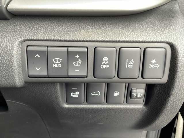 三菱 エクリプス クロス ＰＨＥＶ P 愛知県 2023(令5)年 1.3万km アメジストブラック 衝突軽減システム/ディスプレイオーディオ（ナビあり）/全方位カメラ/クルーズコントロール/シートヒーター/Bluetooth/バックカメラ/電動リアゲート/パワーシート/ヘッドアップディスプレイ/コーナーセンサー/純正アルミホイール/ブラインドスポットモニター/LEDヘッドライト/パドルシフト/ステアリングヒーター/オートマチックハイビーム/ETC/ステアリングスイッチ/スマートキー/プッシュスタート