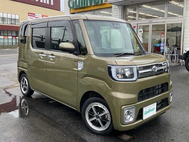 トヨタ ピクシスメガ Gターボ SAⅢ 滋賀県 2022(令4)年 2万km Ｄグリーン オフビートカーキメタリック（G55）/ワンオーナー/ターボ車/スマートアシストIII/純正7インチナビ/Bluetooth、CD、SD、フルセグテレビ/バックカメラ/純正ETC/両側パワースライドドア/フロント360°リアドライブレコーダー/LEDヘッドライト、LEDフォグランプ/運転席シートヒーター/社外14インチアルミホイール/レーダー探知機/スペアキー有り/取扱説明書/保証書