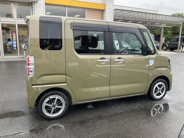 トヨタ ピクシスメガ Gターボ SAⅢ 滋賀県 2022(令4)年 2万km Ｄグリーン オフビートカーキメタリック（G55）/ワンオーナー/ターボ車/スマートアシストIII/純正7インチナビ/Bluetooth、CD、SD、フルセグテレビ/バックカメラ/純正ETC/両側パワースライドドア/フロント360°リアドライブレコーダー/LEDヘッドライト、LEDフォグランプ/運転席シートヒーター/社外14インチアルミホイール/レーダー探知機/スペアキー有り/取扱説明書/保証書