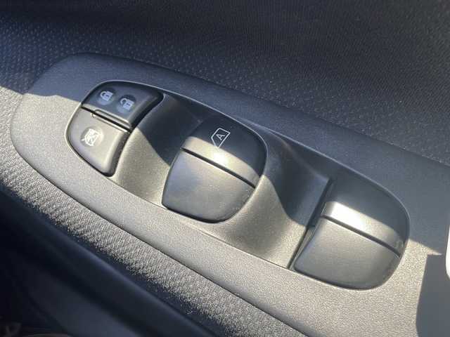 日産 セレナ ハイウェイスター Sハイブリッド 静岡県 2014(平26)年 7.6万km ダイヤモンドブラック 社外ナビ/地デジTV/社外CD/DVD/Bluetooth/バックカメラ/両側パワースライドドア/クルーズコントロール/アイドリングストップ/純正16インチAW/スマートキー/ETC