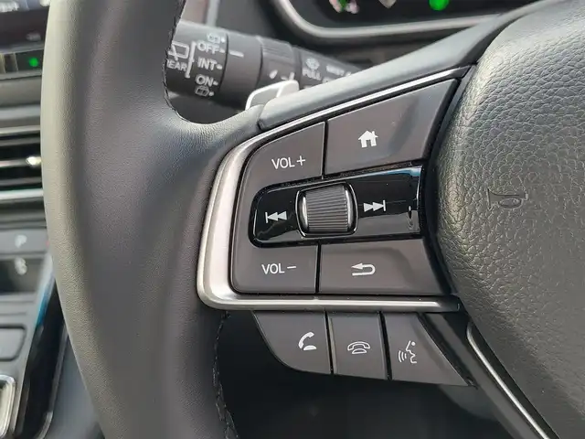 ホンダ オデッセイ ハイブリッド e:HEVアブソルート EX 東京都 2025(令7)年 0.3万km 黒 Honda SENSING/・衝突軽減ブレーキ/・誤発進抑制機能/・車線維持支援システム/・先行車発進お知らせ機能/・アダプティブクルーズコントロール/・オートハイビーム/・ブラインドスポットインフォメーション/・マルチビューカメラシステム/プッシュスタート/パドルシフト/純正ナビ/フルセグTV/ETC/ワイヤレス充電器/両側パワースライドドア/レザーシート/パワーシート/オットマン/シートヒーター/ハンズフリーアクセスパワーテールゲート/LEDヘッドライト/18インチ純正アルミホイール