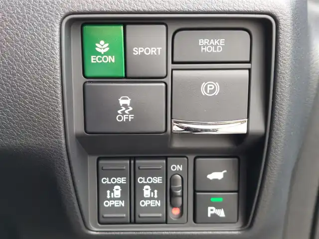 ホンダ オデッセイ ハイブリッド e:HEVアブソルート EX 東京都 2025(令7)年 0.3万km 黒 Honda SENSING/・衝突軽減ブレーキ/・誤発進抑制機能/・車線維持支援システム/・先行車発進お知らせ機能/・アダプティブクルーズコントロール/・オートハイビーム/・ブラインドスポットインフォメーション/・マルチビューカメラシステム/プッシュスタート/パドルシフト/純正ナビ/フルセグTV/ETC/ワイヤレス充電器/両側パワースライドドア/レザーシート/パワーシート/オットマン/シートヒーター/ハンズフリーアクセスパワーテールゲート/LEDヘッドライト/18インチ純正アルミホイール