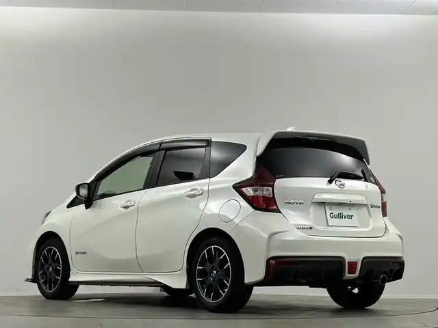 日産 ノート e－パワー ニスモ 埼玉県 2017(平29)年 4万km ブリリアントホワイトパール ワンオーナー　カロッツェリアＳＤナビ　バックカメラ　Ｂｌｕｅｔｏｏｔｈ　ＴＶ　エマージェンシーブレーキ　レーンアシスト　純正フロアマット　純正１６インチホイール　ＥＴＣ　純正ＬＥＤヘッドライト