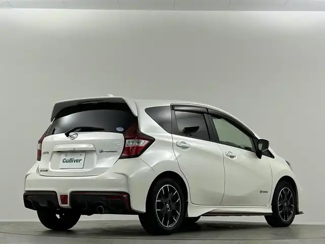 日産 ノート e－パワー ニスモ 埼玉県 2017(平29)年 4万km ブリリアントホワイトパール ワンオーナー　カロッツェリアＳＤナビ　バックカメラ　Ｂｌｕｅｔｏｏｔｈ　ＴＶ　エマージェンシーブレーキ　レーンアシスト　純正フロアマット　純正１６インチホイール　ＥＴＣ　純正ＬＥＤヘッドライト
