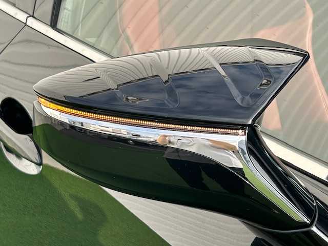 レクサス ＩＳ 300h Fスポーツ 香川県 2020(令2)年 1.7万km グラファイトブラックガラスフレーク 純正12.3型ナビゲーション/→フルセグ/→CD/DVD/バックカメラ/赤レザーシート/サンルーフ/ETC2.0/シートヒーター/ステアリングヒーター/レクサスセーフティシステム/→プリクラッシュセーフティ（衝突被害軽減）/→レーダークルーズコントロール/→レーントレーシングアシスト（ハンドル操作サポート）/→オートマチックハイビーム/→ロードサインアシスト（道路標識をディスプレイに表記）/ステアリングリモコン/パドルシフト/３眼LEDヘッドライト/クリアランスソナー（後方）/ドライブレコーダー（前後）/純正１９インチアルミホイール/赤レザーシート/純正フロアマット/スマートキー