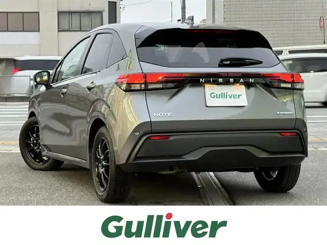日産 ノート X 三重県 2023(令5)年 1.6万km ダークメタルグレー ♪走行16005km/♪車検 令和8年9月13日迄/エマージェンシーブレーキ/インテリジェントLI/インテリジェントBSI/コーナーセンサー/インテリキー×2/プッシュスタート/オートブレーキホールド/デジタルインナーミラー/純正9インチナビ/・SD・フルセグ/・Bluetoothオーディオ/・アラウンドビューモニター/・バックカメラ/USBポート(充電)/ドライブレコーダー/社外16インチAW/LEDヘッドライト/LEDフォグライト/オートライト/オートハイビーム/ウィンカーミラー/オートリトラクタブルミラー/ステアリングスイッチ/プライバシーガラス/フロアマット/ETC2.0/サイド/カーテン/ニーエアバック