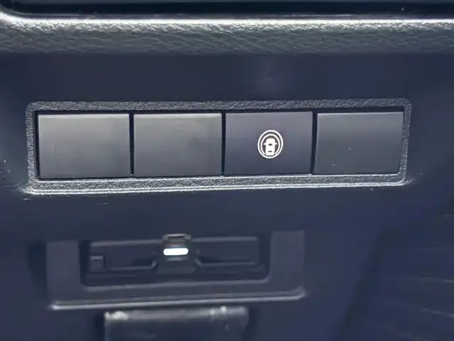 日産 ノート X 三重県 2023(令5)年 1.6万km ダークメタルグレー ♪走行16005km/♪車検 令和8年9月13日迄/エマージェンシーブレーキ/インテリジェントLI/インテリジェントBSI/コーナーセンサー/インテリキー×2/プッシュスタート/オートブレーキホールド/デジタルインナーミラー/純正9インチナビ/・SD・フルセグ/・Bluetoothオーディオ/・アラウンドビューモニター/・バックカメラ/USBポート(充電)/ドライブレコーダー/社外16インチAW/LEDヘッドライト/LEDフォグライト/オートライト/オートハイビーム/ウィンカーミラー/オートリトラクタブルミラー/ステアリングスイッチ/プライバシーガラス/フロアマット/ETC2.0/サイド/カーテン/ニーエアバック