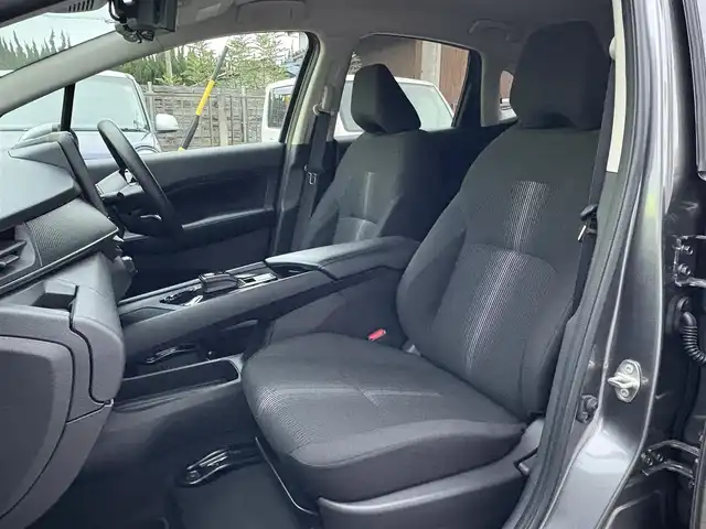 日産 ノート X 三重県 2023(令5)年 1.6万km ダークメタルグレー ♪走行16005km/♪車検 令和8年9月13日迄/エマージェンシーブレーキ/インテリジェントLI/インテリジェントBSI/コーナーセンサー/インテリキー×2/プッシュスタート/オートブレーキホールド/デジタルインナーミラー/純正9インチナビ/・SD・フルセグ/・Bluetoothオーディオ/・アラウンドビューモニター/・バックカメラ/USBポート(充電)/ドライブレコーダー/社外16インチAW/LEDヘッドライト/LEDフォグライト/オートライト/オートハイビーム/ウィンカーミラー/オートリトラクタブルミラー/ステアリングスイッチ/プライバシーガラス/フロアマット/ETC2.0/サイド/カーテン/ニーエアバック