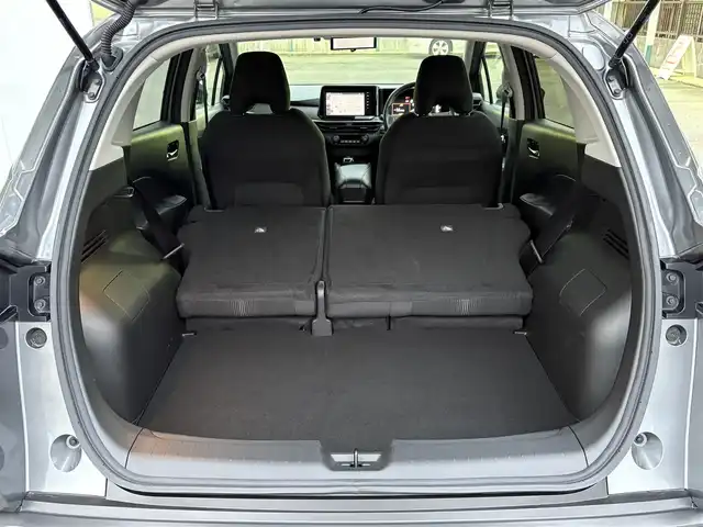 日産 ノート X 三重県 2023(令5)年 1.6万km ダークメタルグレー ♪走行16005km/♪車検 令和8年9月13日迄/エマージェンシーブレーキ/インテリジェントLI/インテリジェントBSI/コーナーセンサー/インテリキー×2/プッシュスタート/オートブレーキホールド/デジタルインナーミラー/純正9インチナビ/・SD・フルセグ/・Bluetoothオーディオ/・アラウンドビューモニター/・バックカメラ/USBポート(充電)/ドライブレコーダー/社外16インチAW/LEDヘッドライト/LEDフォグライト/オートライト/オートハイビーム/ウィンカーミラー/オートリトラクタブルミラー/ステアリングスイッチ/プライバシーガラス/フロアマット/ETC2.0/サイド/カーテン/ニーエアバック