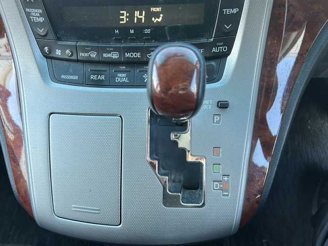 トヨタ アルファード 240S プライムセレクションⅡ 長野県 2010(平22)年 12.2万km ホワイトパールクリスタルシャイン ・純正7インチHDDナビゲーション/CD DVD ワンセグTV Bluetooth/・バックカメラ/・ビルトインETC/・両側パワースライドドア/・フリップダウンモニター/・パワーバックドア/・コーナーセンサー/・純正18インチアルミホイール/・HIDヘッドライト/・オートライト/・横滑り防止装置/・オットマン/・フロアマット/・ウィンカーミラー/・電動格納ミラー