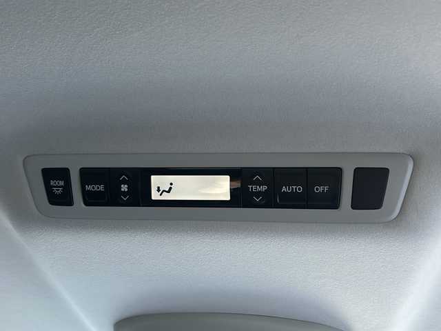 トヨタ アルファード 240S プライムセレクションⅡ 長野県 2010(平22)年 12.2万km ホワイトパールクリスタルシャイン ・純正7インチHDDナビゲーション/CD DVD ワンセグTV Bluetooth/・バックカメラ/・ビルトインETC/・両側パワースライドドア/・フリップダウンモニター/・パワーバックドア/・コーナーセンサー/・純正18インチアルミホイール/・HIDヘッドライト/・オートライト/・横滑り防止装置/・オットマン/・フロアマット/・ウィンカーミラー/・電動格納ミラー