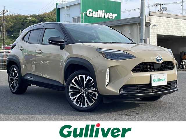 トヨタ ヤリスクロス ハイブリッド Z 山口県 2022(令4)年 2.6万km ブラックマイカ/ベージュ 2トーン 純正ディスプレイオーディオ/Bluetooth/バックカメラ/トヨタセーフティセンス/レーンキープアシスト/ブラインドスポットモニター/前席シートヒーター/ステアリングヒーター/パワーバックドア/D/席パワーシート/レーダークルーズコントロール/ステアリングスイッチ/電子制御パーキングブレーキ/横滑り防止装置/USBソケット1口/LEDヘッドライト/オートライト/オートマチックハイビーム/純正フロアマット/保証書・取説