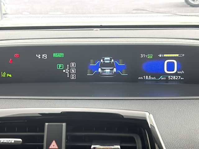 トヨタ プリウス Sセーフティプラス 秋田県 2017(平29)年 5.3万km ホワイトパールクリスタルシャイン 4WD/ワンオーナー/寒冷地仕様/純正9インチナビ（CD/DVD/BT/SD/フルセグ）/バックカメラ/オートクルーズコントロール/レーンディパーチャーアラート/プリクラッシュセーフティ/ヘッドアップディスプレイ/AC100V1500W電源/ビルトインETC/ワイパーデアイサー/LEDヘッドライト/オートライト/オートハイビーム/クリアランスソナー/取説・保証書/スペアキー/サイド＆カーテンエアバッグ