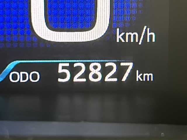 トヨタ プリウス Sセーフティプラス 秋田県 2017(平29)年 5.3万km ホワイトパールクリスタルシャイン 4WD/ワンオーナー/寒冷地仕様/純正9インチナビ（CD/DVD/BT/SD/フルセグ）/バックカメラ/オートクルーズコントロール/レーンディパーチャーアラート/プリクラッシュセーフティ/ヘッドアップディスプレイ/AC100V1500W電源/ビルトインETC/ワイパーデアイサー/LEDヘッドライト/オートライト/オートハイビーム/クリアランスソナー/取説・保証書/スペアキー/サイド＆カーテンエアバッグ