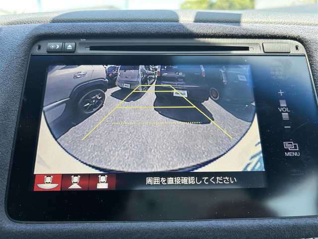 ホンダ ヴェゼル ハイブリッド RS ホンダセンシング 福岡県 2016(平28)年 2.2万km ホワイトオーキッドパール ・純正ナビ/（BLUETOOTH/フルセグ/バックカメラ/DVD再生/・ETC/・スペアキー/・シートヒーター/・プッシュスタート/・レーンキープアシスト/・カーテンエアバッグ/・ハーフレザーシート/・純正アルミホイール/・LEDライト/・オートライト/・電動格納ミラー/・保証書