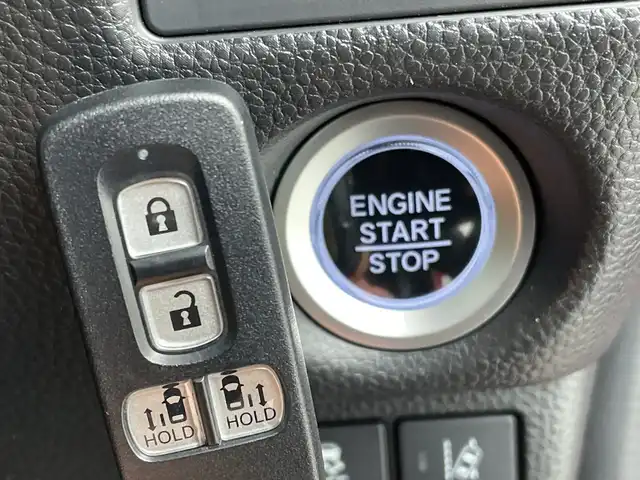 ホンダ Ｎ ＢＯＸ カスタム G EX ホンダセンシング 新潟県 2019(令1)年 2.7万km 赤Ⅱ 純正８インチメモリナビ/フルセグ/　CD/DVD/SD/SUB/Bluetooth/　VXU-195NBi/バックカメラ/両側パワースライドドア/スマートキー×２/純正エンジンスターター/LEDヘッドライト/オートライト/フォグランプ/衝突被害軽減ブレーキ/レーダークルーズコントロール/コーナーセンサー/ドライブレコーダー/ビルトインETC/新車時保証書/取扱説明書/ナビ取説