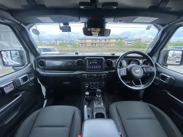 クライスラー・ジープ ジープ ラングラー アンリミテッド スポーツ アルティテュード 福岡県 2020(令2)年 2.8万km 白 ・1オーナー/・アダプティブクルーズコントロール/・純正ＨＤＤナビ／ＵＳＢ／Ｂｌｕｅｔｏｏｔｈ／ＡＵＸ/・バック／サイドカメラ/・社外前後ドライブレコーダー/・社外ＥＴＣ/・純正１７ＡＷ/・パーキングアシスト/・アイドリングストップ/・スマートキー/・スペアキー/・オートライト