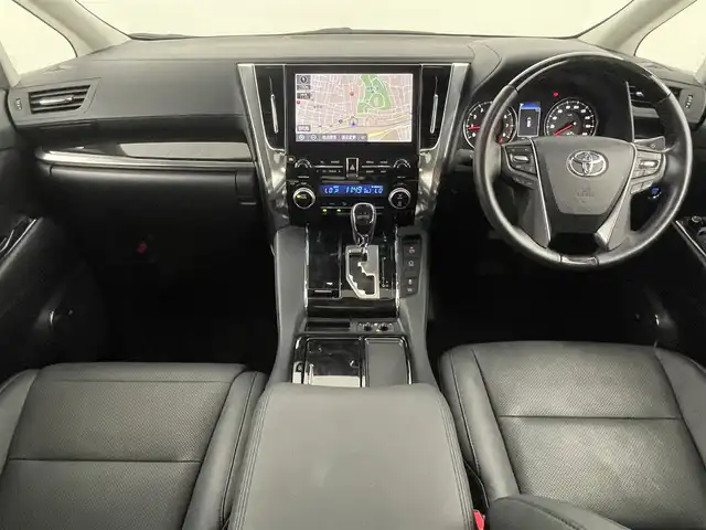 トヨタ アルファード S Cパッケージ 福岡県 2022(令4)年 2.3万km ホワイトパールクリスタルシャイン Ｗサンルーフ　/後席モニター　/純正１０．５型ナビ（フルセグTV）　/全方位カメラ　/ビルトインETC２．０　/ＪＢＬサウンド　/デジタルルームミラー　/セーフティセンス　/レーダークルーズコントロール　/衝突軽減ブレーキ　/レーンキープ　/ブラインドスポットモニター　/アクセル踏み間違い防止　/ＭＴモード付き　/パーキングアシスト　/シートベンチレーション／ヒーター　/ステアリングヒーター　/両側電動スライドドア　/パワーバックドア　/純正１８インチＡＷ　/３眼ＬＥＤ