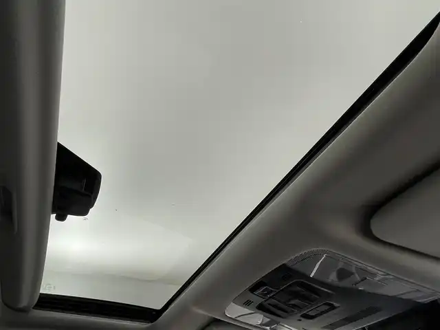 トヨタ アルファード S Cパッケージ 福岡県 2022(令4)年 2.3万km ホワイトパールクリスタルシャイン Ｗサンルーフ　/後席モニター　/純正１０．５型ナビ（フルセグTV）　/全方位カメラ　/ビルトインETC２．０　/ＪＢＬサウンド　/デジタルルームミラー　/セーフティセンス　/レーダークルーズコントロール　/衝突軽減ブレーキ　/レーンキープ　/ブラインドスポットモニター　/アクセル踏み間違い防止　/ＭＴモード付き　/パーキングアシスト　/シートベンチレーション／ヒーター　/ステアリングヒーター　/両側電動スライドドア　/パワーバックドア　/純正１８インチＡＷ　/３眼ＬＥＤ