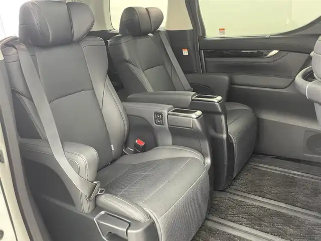 トヨタ アルファード S Cパッケージ 福岡県 2022(令4)年 2.3万km ホワイトパールクリスタルシャイン Ｗサンルーフ　/後席モニター　/純正１０．５型ナビ（フルセグTV）　/全方位カメラ　/ビルトインETC２．０　/ＪＢＬサウンド　/デジタルルームミラー　/セーフティセンス　/レーダークルーズコントロール　/衝突軽減ブレーキ　/レーンキープ　/ブラインドスポットモニター　/アクセル踏み間違い防止　/ＭＴモード付き　/パーキングアシスト　/シートベンチレーション／ヒーター　/ステアリングヒーター　/両側電動スライドドア　/パワーバックドア　/純正１８インチＡＷ　/３眼ＬＥＤ