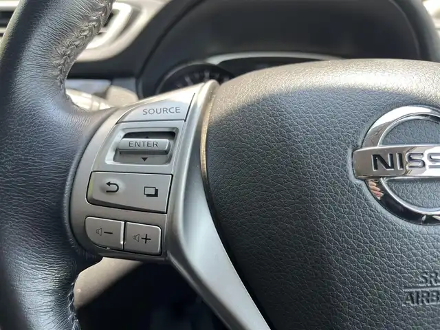 日産 エクストレイル 20X エマージェンシーブレーキ 高知県 2015(平27)年 8.7万km ブリリアントホワイトパール (株)IDOMが運営する【じしゃロン高知店】の自社ローン専用車両になります。こちらは現金またはオートローンご利用時の価格です。自社ローンご希望の方は別途その旨お申付け下さい