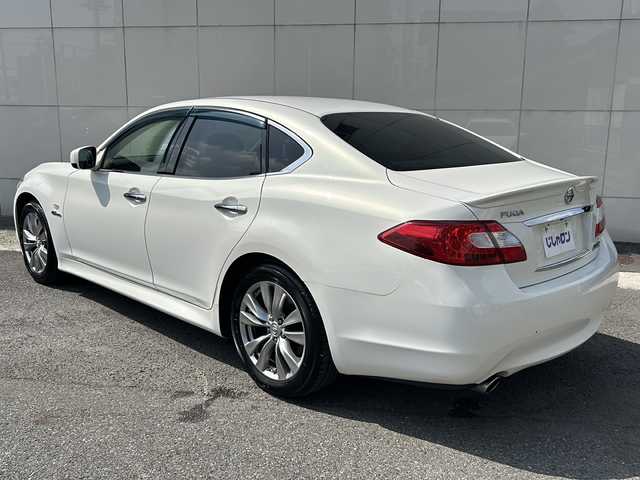 日産 フーガ ハイブリッド 埼玉県 2012(平24)年 8万km クリスタルホワイトパール (株)IDOMが運営する【じしゃロン熊谷店】の自社ローン専用車両になりますこちらは現金またはオートローンご利用時の価格です。自社ローンご希望の方は別途その旨お申付け下さい/純正ナビ　/フルセグTV/バックカメラ　/オートエアコン　/MTモード付シフト　/前席シートヒーター/エアーシート/ステアリングスイッチ　/クルーズコントロール　/プッシュスタート　/ビルトインETC　/レザーシート　/サンルーフ