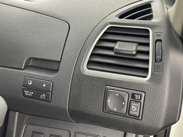 日産 セレナ HWS S HV Vエアロ+Sefty Aセーフ 埼玉県 2015(平27)年 5.1万km ブリリアントホワイトパール 純正８インチナビ　Bluetooth アラウンドビューモニター　１１インチフリップダウンモニター　クルーズコントロール レーンキープアシスト 両側パワースライドドア 衝突軽減システム ETC