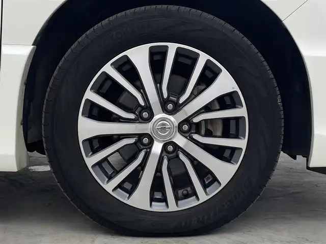 日産 セレナ HWS S HV Vエアロ+Sefty Aセーフ 埼玉県 2015(平27)年 5.1万km ブリリアントホワイトパール 純正８インチナビ　Bluetooth アラウンドビューモニター　１１インチフリップダウンモニター　クルーズコントロール レーンキープアシスト 両側パワースライドドア 衝突軽減システム ETC