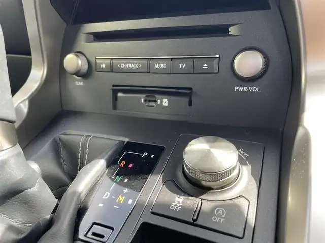 レクサス ＮＸ 富山県 2018(平30)年 8.6万km ソニッククォーツ /ワンオーナー//パノラミックビューモニター//革シート//純正メーカーナビ//フルセグＴＶ//Bluetooth//ＤＶＤ再生//パワーバックドア//パワーシート//シートヒーター//ステアリングヒーター//エアシート//前後ドライブレコーダー//レーダークルーズコントロール//レーンキープアシスト//ステアリングスイッチ//３眼LEDオートライト//ルーフレール//純正１８インチAW