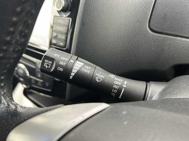 日産 セレナ ハイウェイS S HV Aセーフ 埼玉県 2015(平27)年 5.5万km ブルームーンホワイトP 純正ナビ/・Bluetooth/・CD/DVD/・フルセグテレビ/全方位モニター/クルーズコントロール/衝突軽減ブレーキ/レーンキープアシスト/前後コーナーセンサー/オートライト/ＥＴＣ/スマートキー